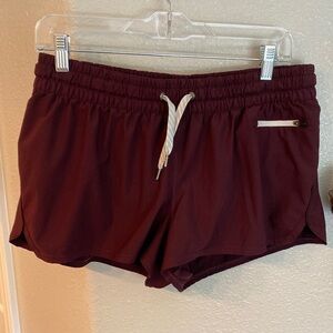 Vuori Clementine short 2.5” inseam